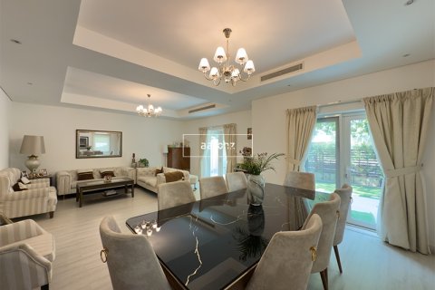 Villa in Al Furjan, Dubai, UAE 3 bedrooms, 229.4 sq.m. № 637918 - photo 1