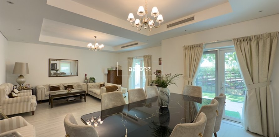 Villa in Al Furjan, Dubai, UAE 3 bedrooms, 229.4 sq.m. № 637918
