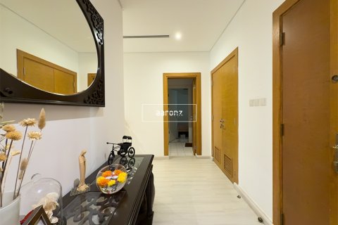 Villa in Al Furjan, Dubai, UAE 3 bedrooms, 229.4 sq.m. № 637918 - photo 18