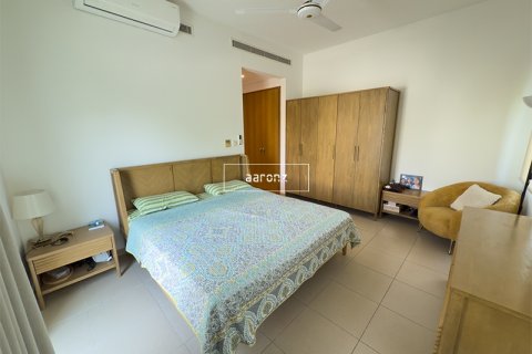 Villa in Al Furjan, Dubai, UAE 3 bedrooms, 229.4 sq.m. № 637918 - photo 15