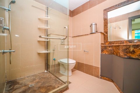 Lägenhet till försäljning i Dubai Marina, Dubai, UAE 1 sovrum, 68.5 kvm Nr. 637915 - fotografi 10