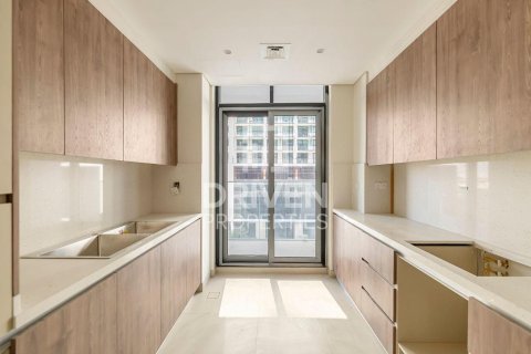 Budova v Jumeirah Village Circle, Dubai, SAE 13312 m² Č.: 683149 - fotografie 21