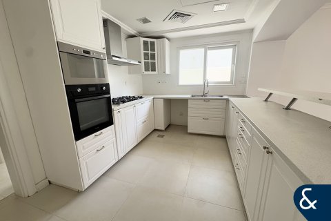 Villa para arrendamento em Meadows, Dubai, EAU 5 quartos, 369 m2 № 668314 - foto 3