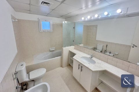 Villa para arrendamento em Meadows, Dubai, EAU 5 quartos, 369 m2 № 668314 - foto 8