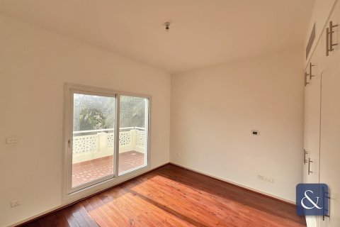 Villa para arrendamento em Meadows, Dubai, EAU 5 quartos, 369 m2 № 668314 - foto 14