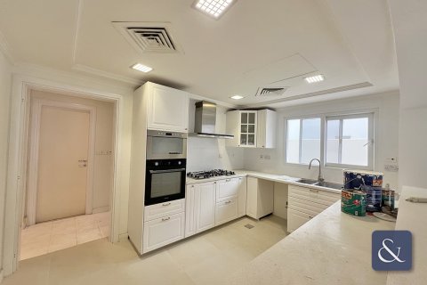 Villa para arrendamento em Meadows, Dubai, EAU 5 quartos, 369 m2 № 668314 - foto 5