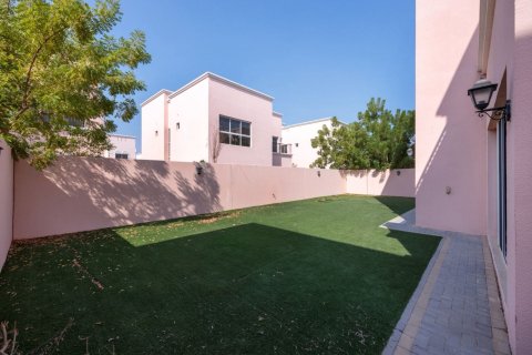 Huvila Nadd Al Sheba, Dubai, Arabiemiraatit 4 makuuhuonetta, 469 m2 № 709306