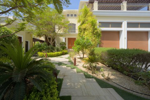Villa à louer à Emirates Hills, Dubai, EAU 6 chambres, 2123.86 m2 № 750993 - photo 24