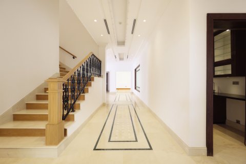 Villa à louer à Emirates Hills, Dubai, EAU 6 chambres, 2123.86 m2 № 750993 - photo 5