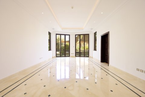 Villa à louer à Emirates Hills, Dubai, EAU 6 chambres, 2123.86 m2 № 750993 - photo 4