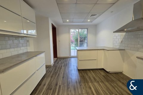 Villa sa The Lakes, Dubai, UAE 3 silid-tulugan, 431 sq.m. № 671463 - larawan 3