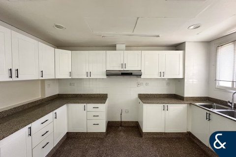 Villa in The Springs, Dubai, UAE 3 bedrooms, 290 sq.m. № 671459 - photo 5