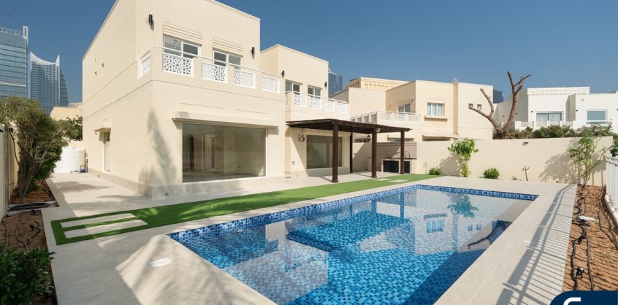 Vilë në Meadows, Dubai, Emiratet e Bashkuara Arabe 4 dhoma gjumi, 540 m2. № 671462