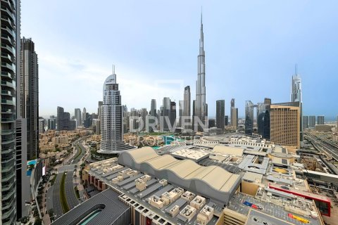 Apartment til salg i Downtown Dubai (Downtown Burj Dubai), Dubai, UAE 2 soveværelser, 112.69 kvm № 741931 - foto 2