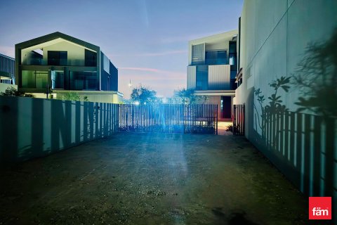 Shtëpi në qytet në Dubai, Emiratet e Bashkuara Arabe 3 dhoma gjumi, 428.9 m2. № 635629 - Foto 14