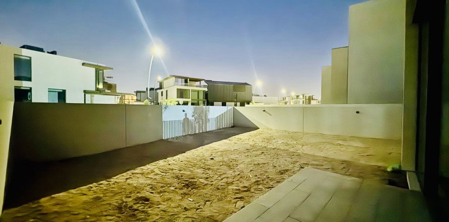 Rijtjeshuis in Dubai, VAE 3 slaapkamers, 428.9 vr.m. nr 635629