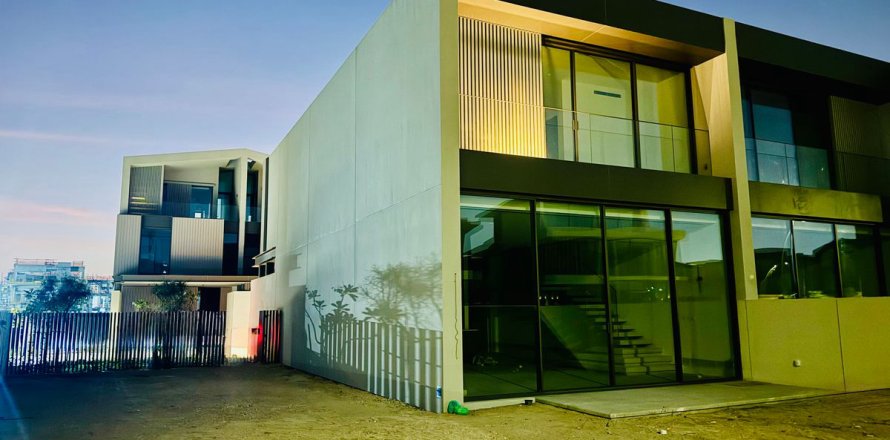 Shtëpi në qytet në Dubai, Emiratet e Bashkuara Arabe 3 dhoma gjumi, 428.9 m2. № 635629