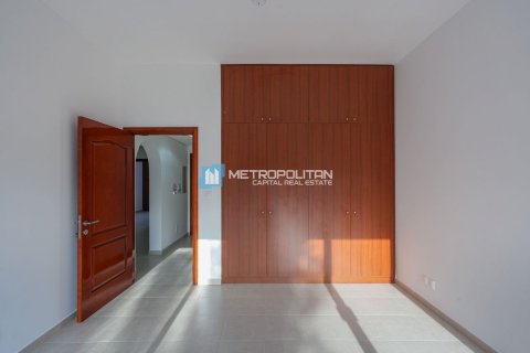 Villa en alquiler en Abu Dhabi, EAU 4 dormitorios, 272.8 m2 № 651936 - foto 9