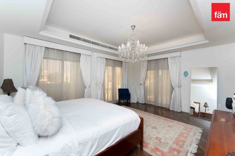 Villa in Dubai, UAE 5 bedrooms, 1112.3 sq.m. № 659259 - photo 20