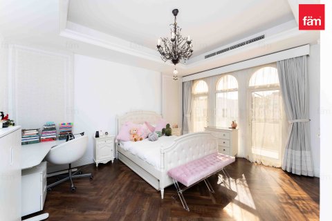 Villa in Dubai, UAE 5 bedrooms, 1112.3 sq.m. № 659259 - photo 24