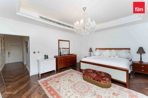 Villa in Dubai, UAE 5 bedrooms, 1112.3 sq.m. № 659259 - photo 21