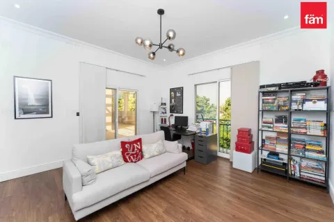 Vilă de închiriat în Dubai, EAU 5 dormitoare, 1112.3 mp.  №659259 - poză 10