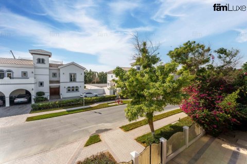 Villa in Dubai, VAE 5 slaapkamers, 1112.3 vr.m. nr 659259