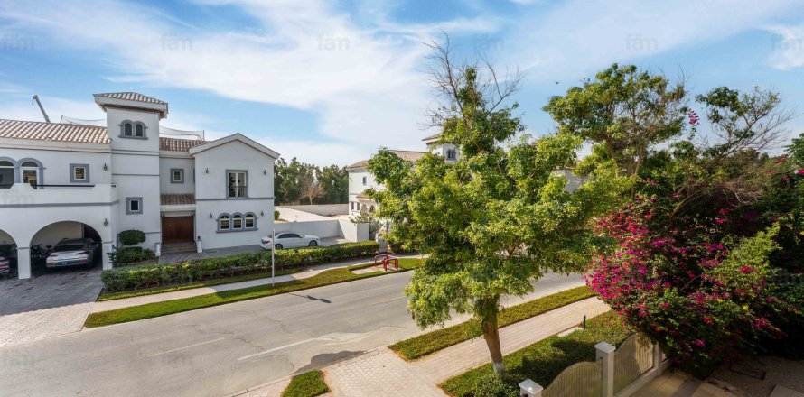 Dubai, संयुक्त अरब अमीरात में विला, 5 बेडरूम, 1112.3 वर्ग मीटर, संख्या 659259