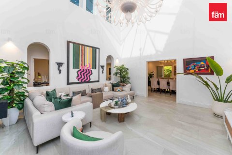 Vilă de închiriat în Dubai, EAU 5 dormitoare, 1112.3 mp.  №659259 - poză 3