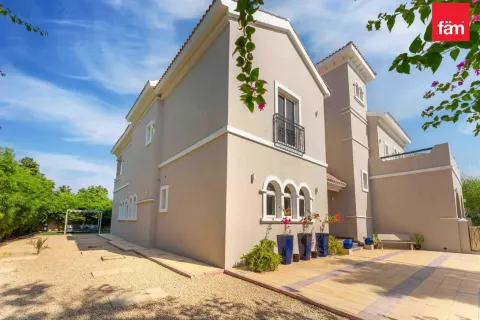 Vilă de închiriat în Dubai, EAU 5 dormitoare, 1112.3 mp.  №659259 - poză 23