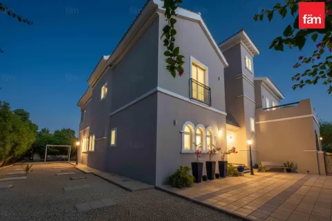Vilă de închiriat în Dubai, EAU 5 dormitoare, 1112.3 mp.  №659259 - poză 25