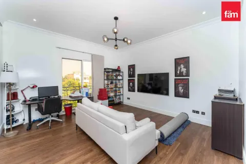 Vilă de închiriat în Dubai, EAU 5 dormitoare, 1112.3 mp.  №659259 - poză 12
