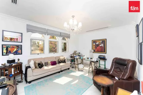 Vilă de închiriat în Dubai, EAU 5 dormitoare, 1112.3 mp.  №659259 - poză 4