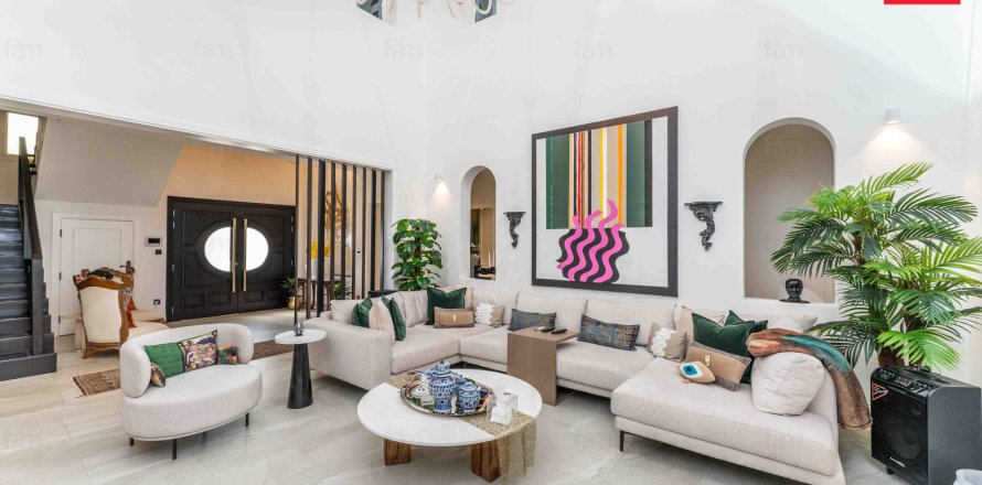 Vilă în Dubai, EAU 5 dormitoare, 1112.3 mp.  №659259