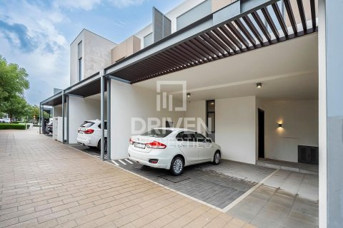 Radhus i Arabian Ranches 3, Dubai, UAE 3 sovrum, 180 kvm Nr. 684051