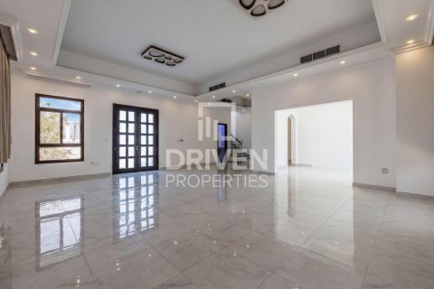 Villa en alquiler en Nadd Al Sheba, Dubai, EAU 6 dormitorios, 1468.05 m2 № 745944 - foto 2