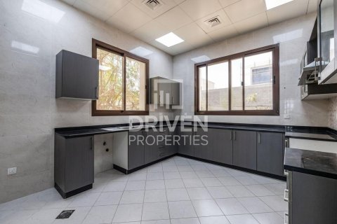 Villa en alquiler en Nadd Al Sheba, Dubai, EAU 6 dormitorios, 1468.05 m2 № 745944 - foto 9