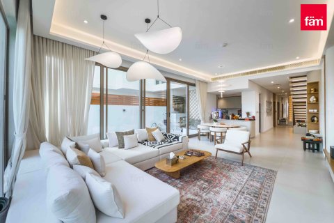 Villa in Al Furjan, Dubai, UAE 4 bedrooms, 301.9 sq.m. № 633739 - photo 4