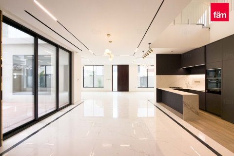 Villa in Dubai, UAE 5 bedrooms, 463.9 sq.m. № 669730 - photo 5