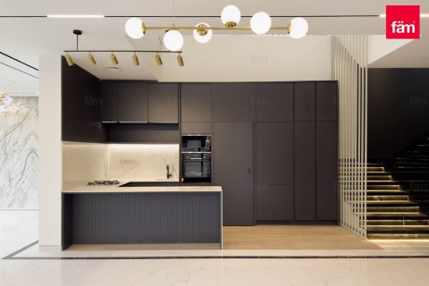 Villa in Dubai, UAE 5 bedrooms, 463.9 sq.m. № 669730 - photo 8