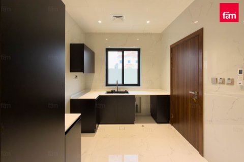 Villa in Dubai, UAE 5 bedrooms, 463.9 sq.m. № 669730 - photo 18