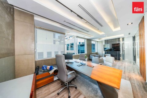 Birojs Business Bay, Dubaijā, AAE 176.1 m2 Nr. 738643 - attēls 8