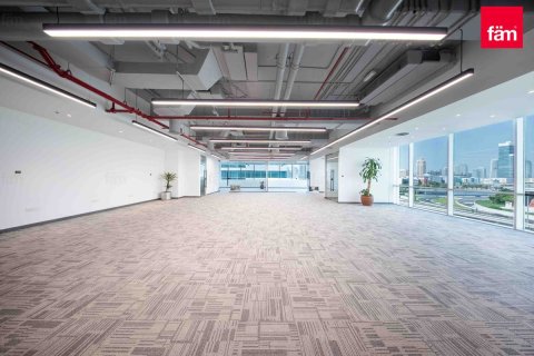 Зняти в оренду офіс в Sheikh Zayed Road, Дубай, ОАЕ 921.5м2, № 717560 - фото 1