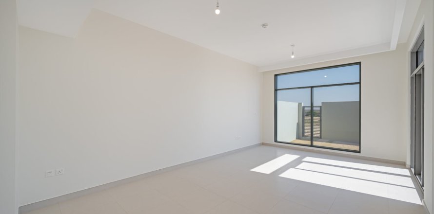 Villa in Dubai South (Dubai World Central), Dubai, UAE 4 bedrooms, 373 sq.m. № 703053