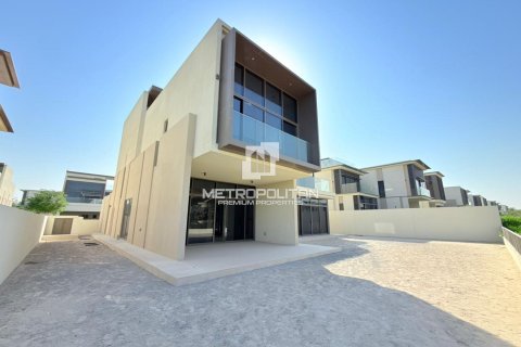 Villa in Dubai Hills Estate, Dubai, UAE 4 bedrooms, 800 sq.m. № 664811 - photo 1