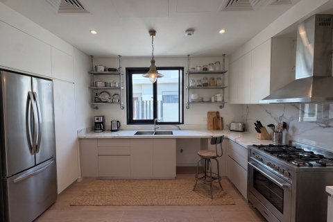 Kuća u nizu u gradu Dubai, UAE 4 spavaće sobe, 286 m2 Br. 751288 - Slika 4