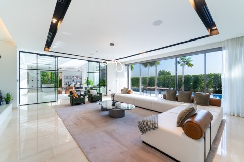 Villa zum Verkauf in Dubai, VAE 6 Schlafzimmer, 675 m2 Nr. 696257 - Foto 2