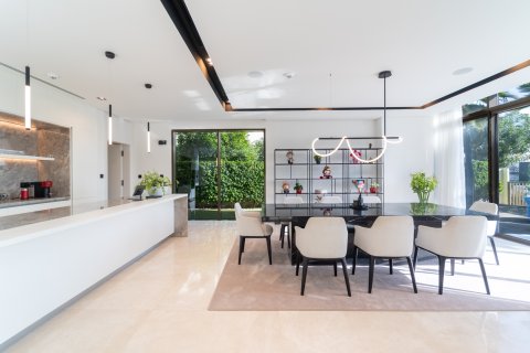 Villa zum Verkauf in Dubai, VAE 6 Schlafzimmer, 675 m2 Nr. 696257 - Foto 5