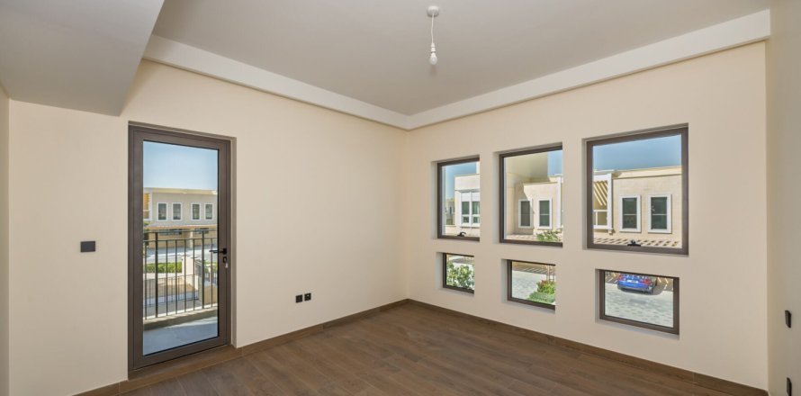 Villa sa Damac Lagoons, Dubai, UAE 5 silid-tulugan, 228 sq.m. № 709308