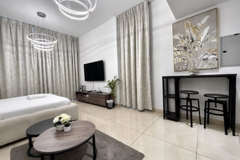 Apartment in Jumeirah Village Circle, Dubai, UAE 45 sq.m. № 728739 - photo 2